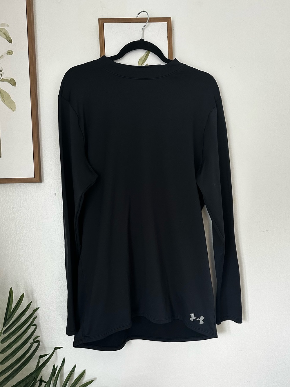 Under Armour Women's Black Long-Sleeve Crew Performance Top